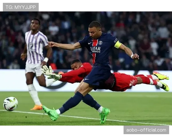 姆巴佩回归王子公园球场巴黎球迷掌声复杂心情交织